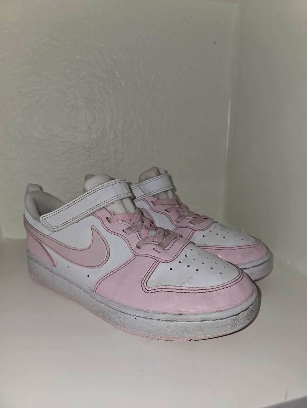 Nike Girls' Low-Top Leather Sneakers — White/Pink